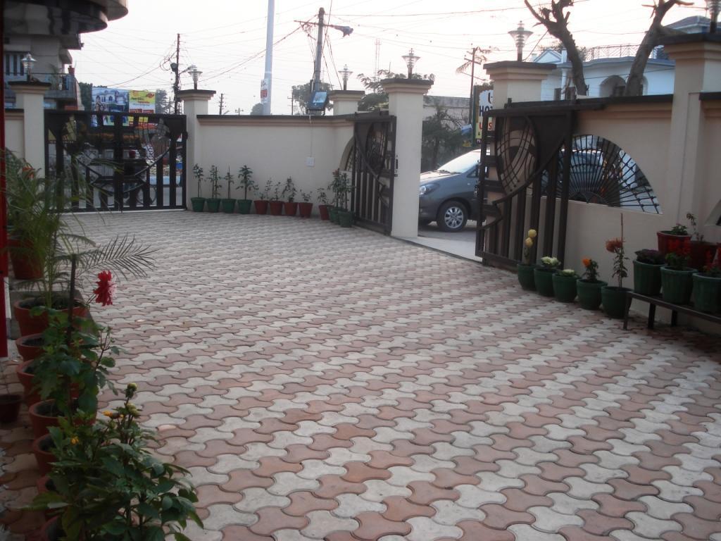 Hotel Utsav Dehradun Zewnętrze zdjęcie