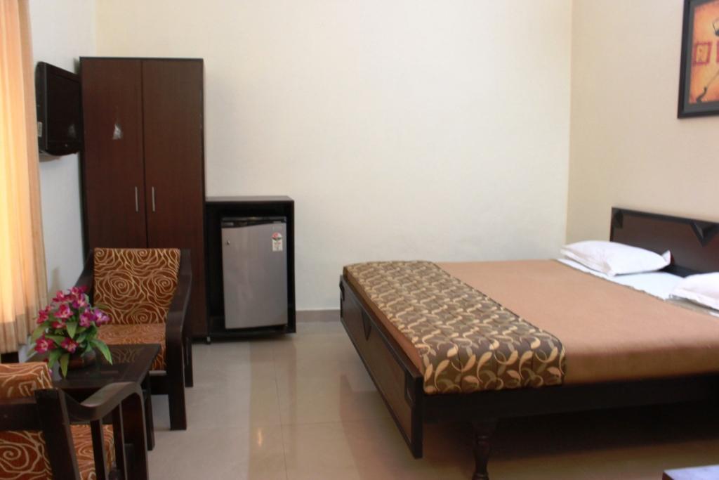 Hotel Utsav Dehradun Zewnętrze zdjęcie