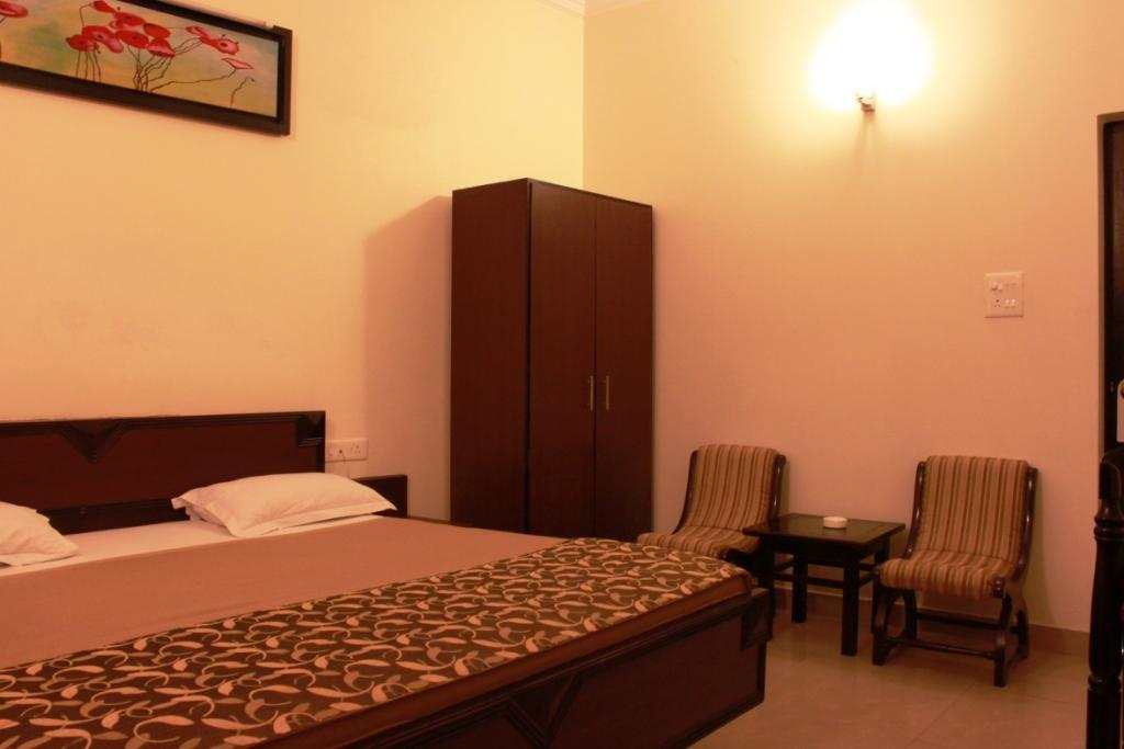 Hotel Utsav Dehradun Zewnętrze zdjęcie