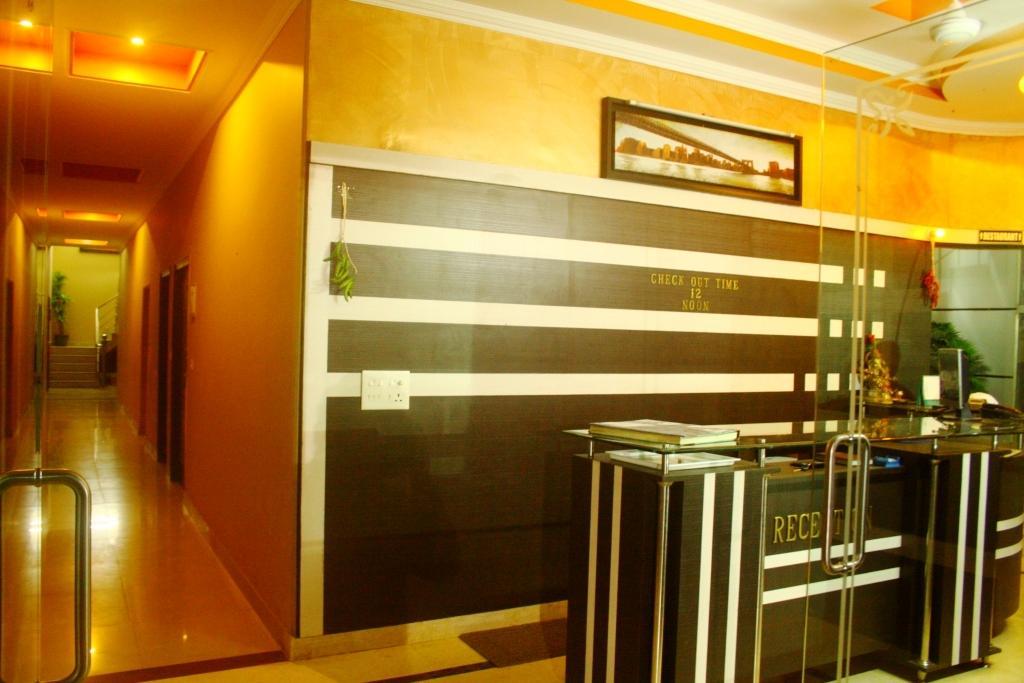 Hotel Utsav Dehradun Zewnętrze zdjęcie