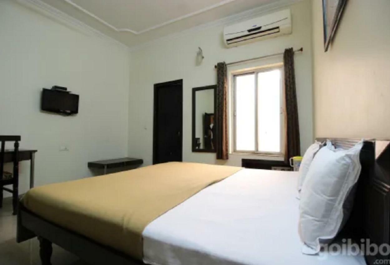 Hotel Utsav Dehradun Zewnętrze zdjęcie