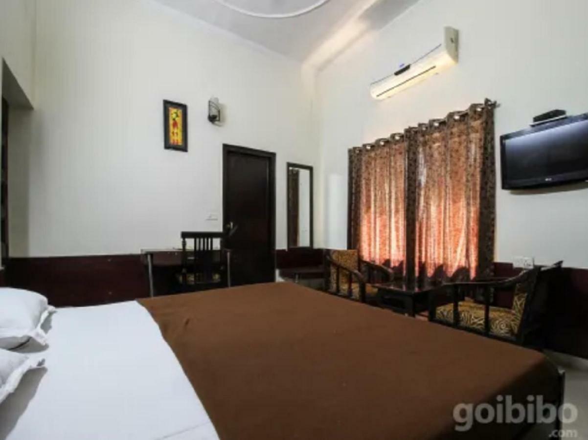 Hotel Utsav Dehradun Zewnętrze zdjęcie